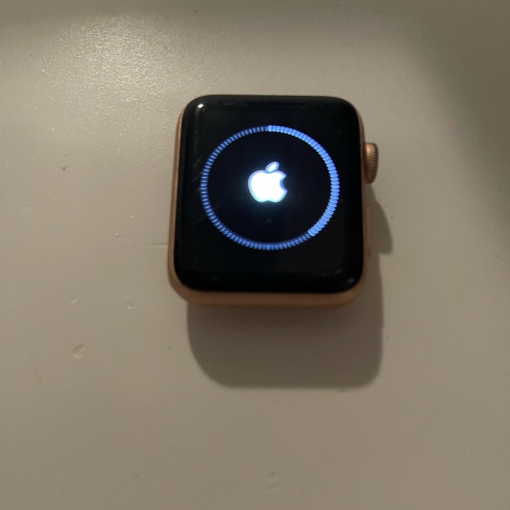 Apple Watch series 3 42mm gold aluminum